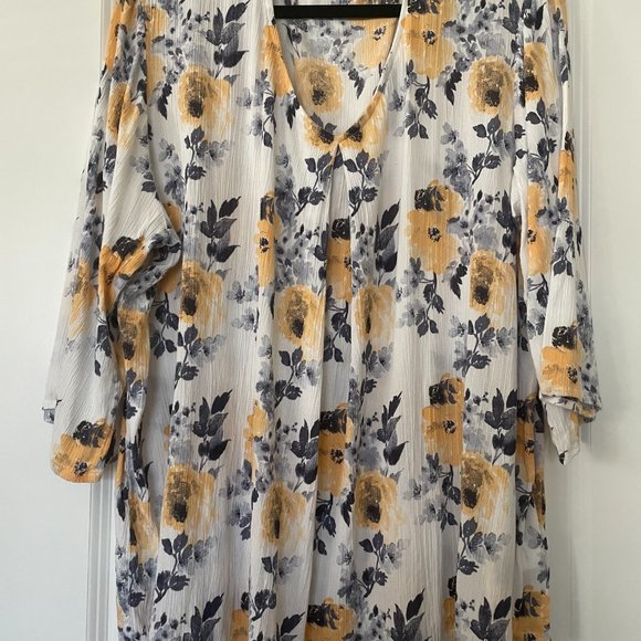 Women's Floral Top - Picture 5 of 5